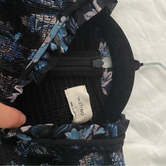 Tempest blouse from aritzia/Wilfred - Picture 2 of 2